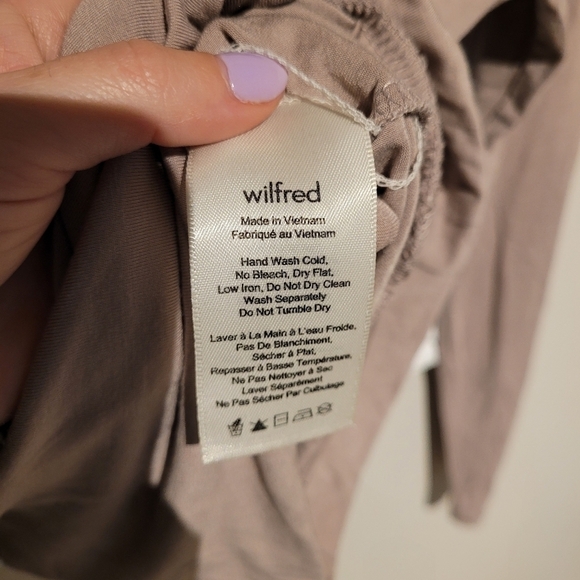 Aritzia Wilfred xxs beige long sleeve blouse - Picture 8 of 9